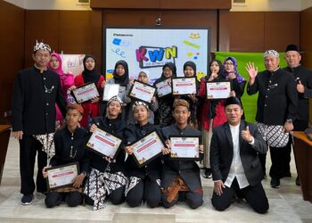 SMP Al Falah Darussalam Sidoarjo Raih Secondary Panasonic Award di Ajang Kids Witness News 2024