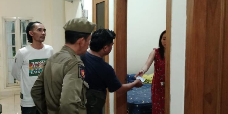 Tim Gabungan Gerebek Kos-kosan : Dapati Tiga Pasangan Bukan Suami Istri