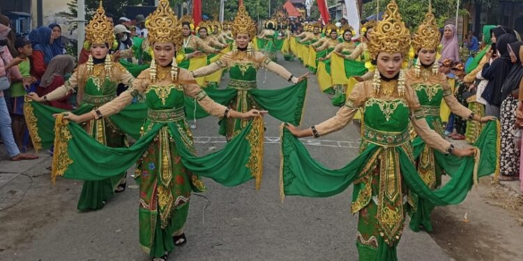 Megah : Gelar Pawai Meriahkan Rangkaian Ruwat Desa Balongtani Sidoarjo