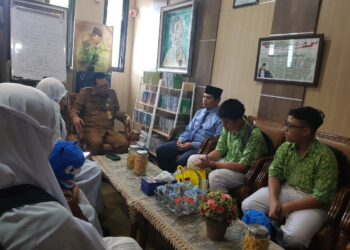 Tim Debat SMPI Al Azhar 54 Sidoarjo Wakili Indonesia ke Yale University