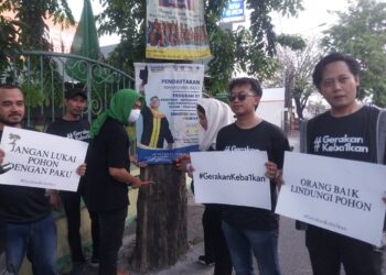 Pemuda Sidoarjo Ajak Masyarakat Lindungi Pohon dari Reklame Berpaku