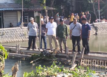 Bersihkan Sungai Pelayaran dan Alun-Alun Antisipasi Banjir Jelang Musim Hujan