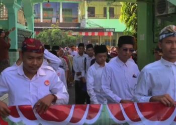 Tampilkan Pakaian Adat dari Sabang sampai Merauke