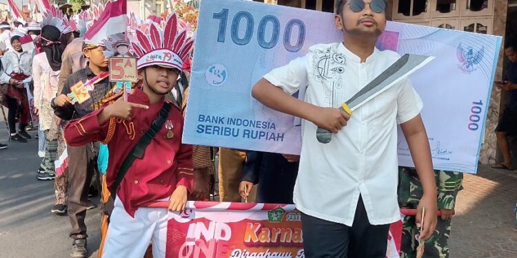 Ada Kapiten Pattimura : Meriahkan HUT RI, Gelar Karnaval Keliling Desa
