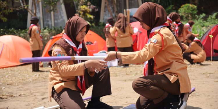 SMP Al Muslim Siapkan Generasi Tangguh melalui Kegiatan Kemah Bakti