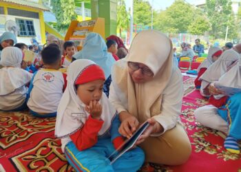 Libatkan Orang Tua dalam Stimulasi Bahasa dan Literasi  Siswa KB-TK Al Muslim