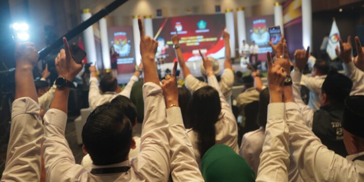 SUBANDI : Tenang-tenang, Izinkan Saya Ngomong Dulu, Kami Berkomitmen Untuk Membangun Sidoarjo Lebih Baik dan Bebas Korupsi !