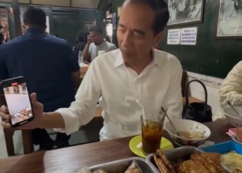 Sering Kulineran ! Presiden ke-7 Joko Widodo Sarapan di Soto Gading Surakarta