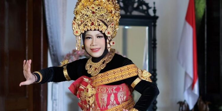 Dr. Fenny Apridawati, Sekretaris Daerah Perempuan Pertama di Sidoarjo