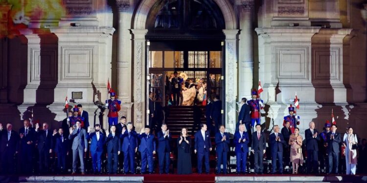 Hadiri Jamuan Santap Malam APEC, Presiden Prabowo Akrab dengan Sejumlah Pemimpin Dunia