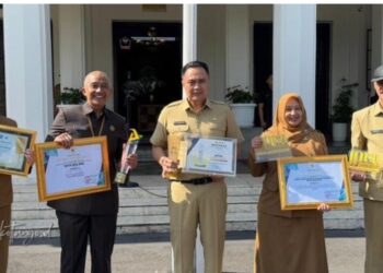 Panen Penghargaan, Pj. Wali Kota Malang Ajak Kuatkan Pelayanan Publik