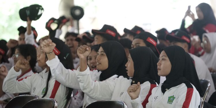 Pemkab Sidoarjo Lepas Kontingen Popda XIV dan Peparpeda II Jatim 2024, Targetkan Juara Umum