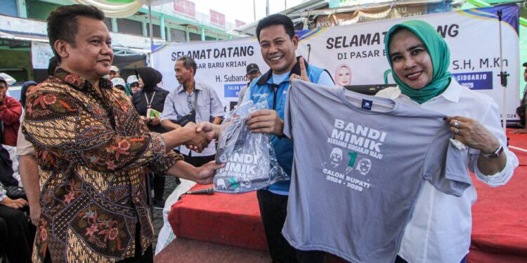 Temui Ratusan Pedagang Pasar Krian, Subandi – Mimik Terima Banyak Aspirasi