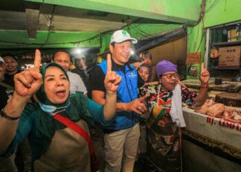 Pedagang Pasar Wadungasri Kompak Pilih Tonggo Dewe ; Abah Subandi