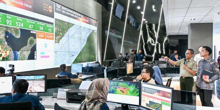 Menteri Nusron Siapkan 50 Hektare Tanah untuk Relokasi Korban Erupsi Gunung Lewotobi Laki-Laki NTT