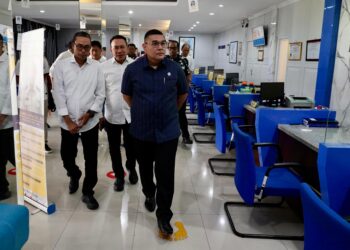 Kunjungi Kantah Kabupaten Gresik, Wamen Ossy Tekankan Soal Pengelolaan Pertanahan yang Adil, Merata, dan Berkesinambungan dengan Ekonomi