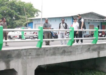Plt Bupati Sidoarjo Subandi Sidak Jembatan Kedungpeluk yang Baru