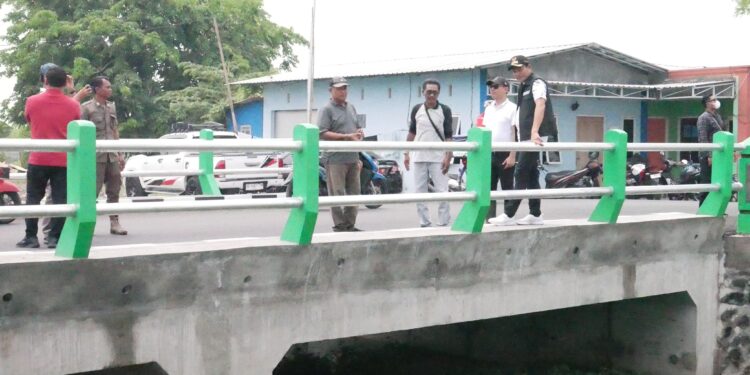 Plt Bupati Sidoarjo Subandi Sidak Jembatan Kedungpeluk yang Baru