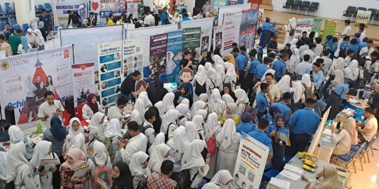 MGBK SMA Se-Sidoarjo Gelar Expo Campus 2024