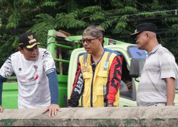 Plt Bupati Sidoarjo Subandi Turun Langsung Atasi Banjir