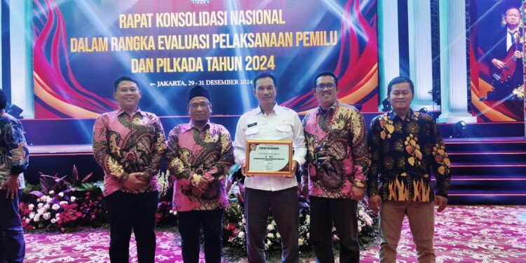 KPU Sidoarjo Raih Penghargaan Terbaik III Kategori Perencanaan dan Kinerja Anggaran 2024