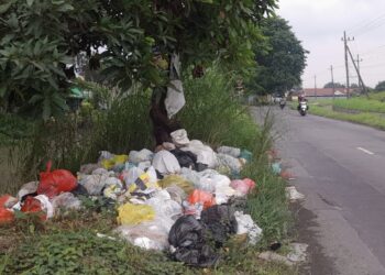 Hadiah Rp 200 Ribu untuk yang Bisa Videokan Pembuang Sampah Sembarangan