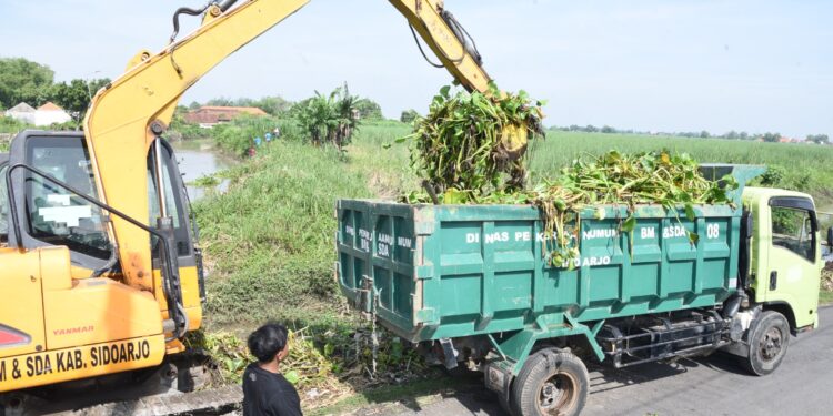 Pemkab Sidoarjo Giatkan Jumat Pagi Dengan Bersih-bersih Sungai