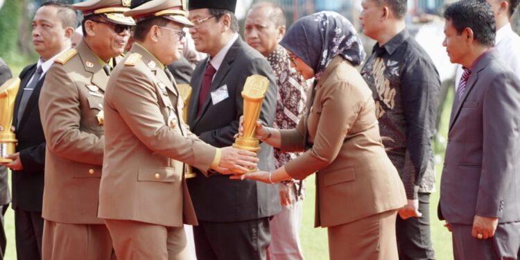 Plt. Bupati Sidoarjo Terima Penghargaan Sebagai Pembina K3 Terbaik Jatim