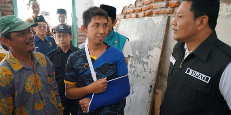 Sidak RTLH, Plt Bupati Sidoarjo Tinjau Kondisi Memprihatinkan Warga Desa Jati