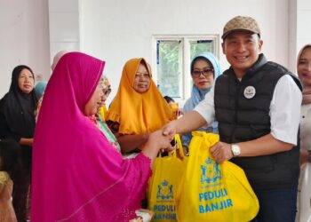 KADIN Sidoarjo Salurkan Bantuan bagi Warga Terdampak Banjir di Kedungbanteng