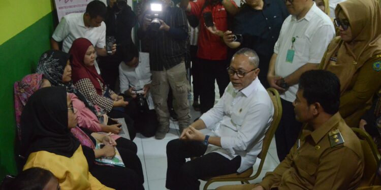 Plt Bupati Dampingi Menko Pangan Meninjau Program Cek Kesehatan Gratis di Sidoarjo
