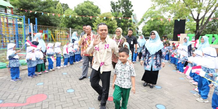 Wakil Menteri Dikdasmen Kunjungi KB-TK Al Muslim, Tekankan Pendidikan Karakter Fondasi Pendidikan