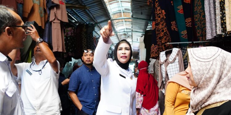 Wakil Bupati Sidoarjo Sidak Pasar Porong, Pastikan Ketersediaan Bahan Pokok Selama Ramadhan