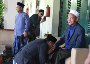 Lebaran, Bupati Subandi dan Wakil Bupati Sidoarjo Mimik Idayana Sowan ke Gus Ali Bumi Shalawat
