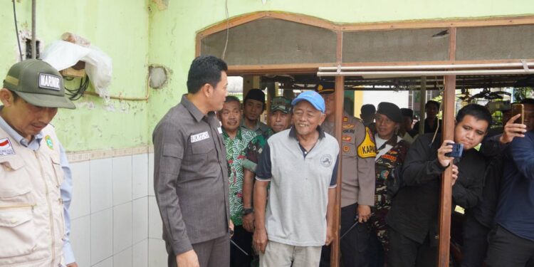 Bupati Sidoarjo Subandi Tinjau RTLH di Masangan Wetan, Pastikan Kesejahteraan Masyarakat Sidoarjo