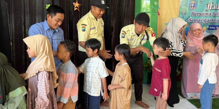 Tanamkan Jiwa Saling Memaafkan pada Halalbihalal Idul Fitri 1446 H di KB-TK Al Muslim