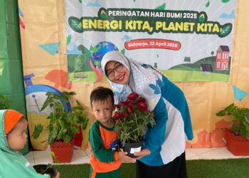 Aksi Unik KB-TK Al Muslim Peringati Hari Bumi 2025