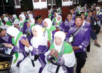Bupati Lepas Keberangkatan Calon Jamaah Haji Kloter 20 Asal Sidoarjo