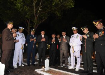 Apel Kehormatan dan Renungan Suci di TMP Kusuma Bangsa Sidoarjo: Penghargaan Kepada Pendahulu