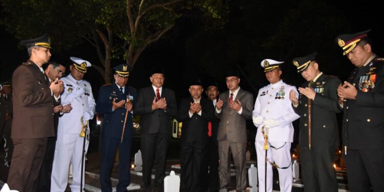 Apel Kehormatan dan Renungan Suci di TMP Kusuma Bangsa Sidoarjo: Penghargaan Kepada Pendahulu