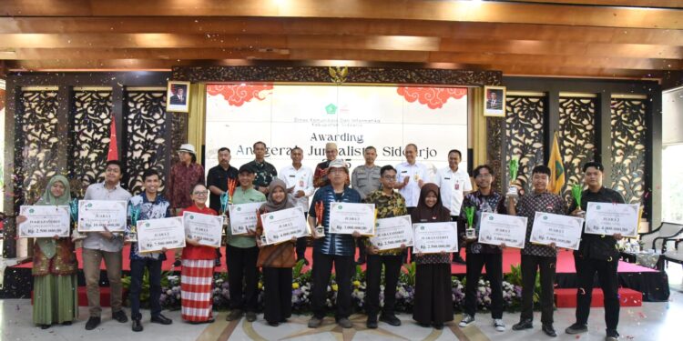Pemkab Sidoarjo Anugerahi Insan Jurnalis dan Kreator Konten