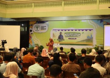 Parenting Growth: SD Al Muslim Jatim Hadirkan Dosen Psikologi UNAIR Bahas Bonding Orang Tua dan Anak