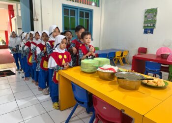 Yayasan Al Muslim Kelola Makan Siang Secara Mandiri: Sehat, Bergizi, dan Membentuk Karakter Siswa