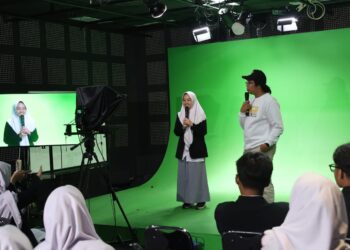 SMA Al Muslim Siapkan Pemimpin Muda Melek Media Lewat Kelas Broadcasting dan Branding Bersama KECE Media UNESA