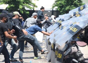 Polda Jatim Gelar Simulasi Sispamkota di GOR Sidoarjo