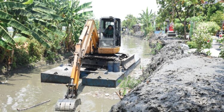 Hadapi Musim Penghujan, Pemkab Sidoarjo Kebut Normalisasi Sungai serta Siagakan 34 Pompa Air