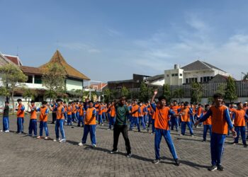 SMP Al Muslim Tanamkan Gaya Hidup Sehat Lewat Healthy Day Fun Run