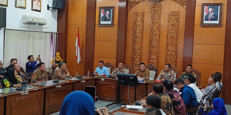 Pembukaan Tembok Pembatas Perumahan Mutiara Regency, Mutiara City, dan Mutiara Harum Diputuskan Pekan Depan
