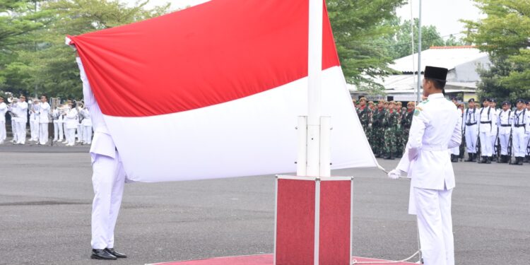 Peringati Hari Pahlawan, Pemkab Sidoarjo Gelar Upacara Bendera