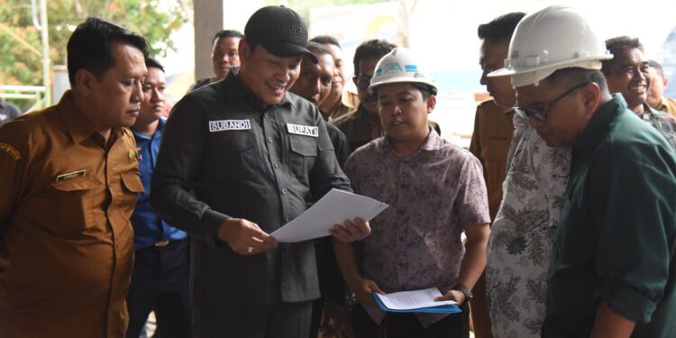 Bupati Sidoarjo Sidak Pembangunan SDN Suko, Pastikan Kualitas Sesuai Standar